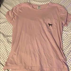 pink t shirt